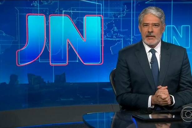William Bonner na bancada do Jornal Nacional