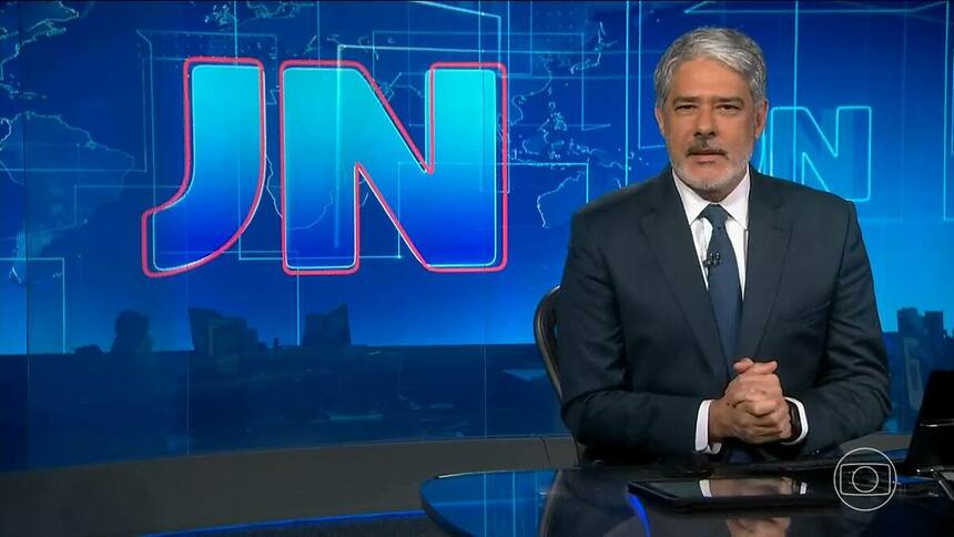 William Bonner na bancada do Jornal Nacional