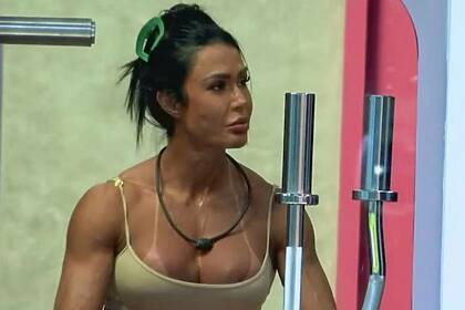 Gracyanne Barbosa em trecho dos treinos na academia do BBB 25