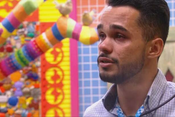 João Gabriel chorando no BBB 25