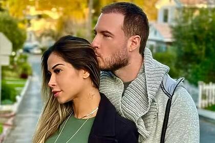 Maíra Cardi e Thiago Nigro em foto posada juntos