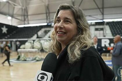 Mylena Ciribelli em trecho de entrevista ao Jornal Nacional, no velório de Léo Batista