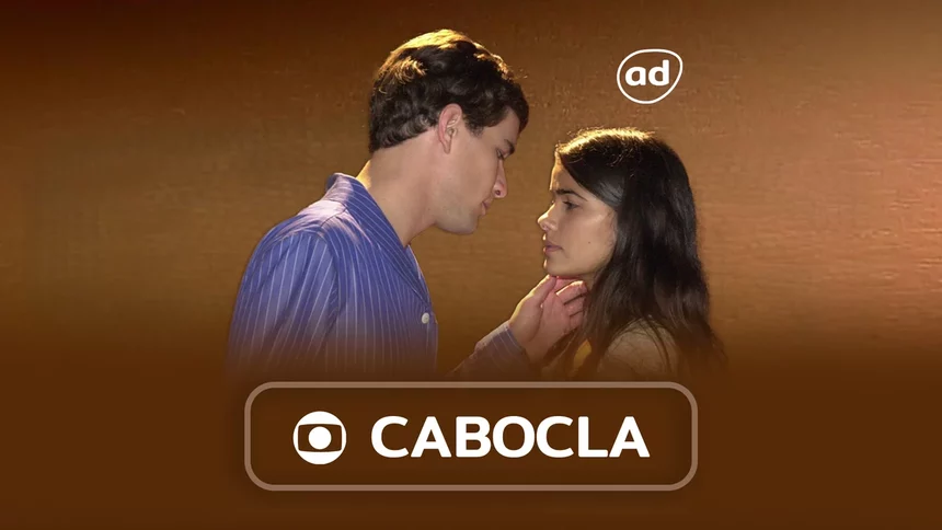 Protagonistas se olham e se tocam como se fossem se beijar, na arte do resumo de Cabocla