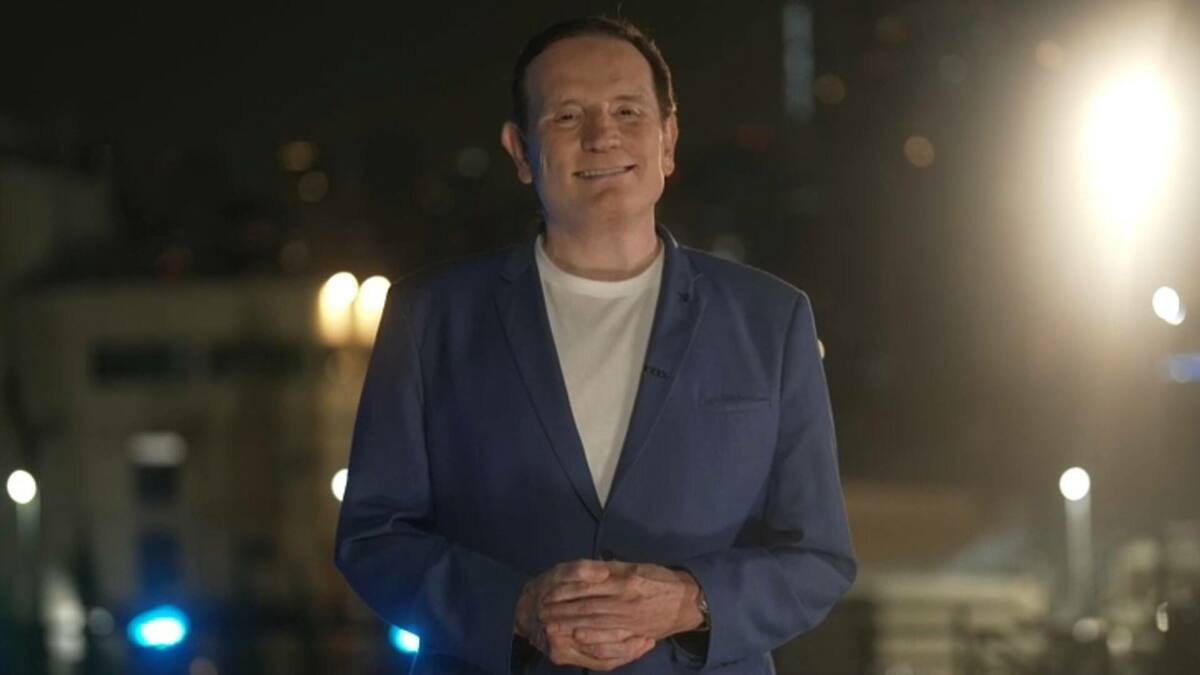 Roberto Cabrini na chamada para o Domingo Espetacular