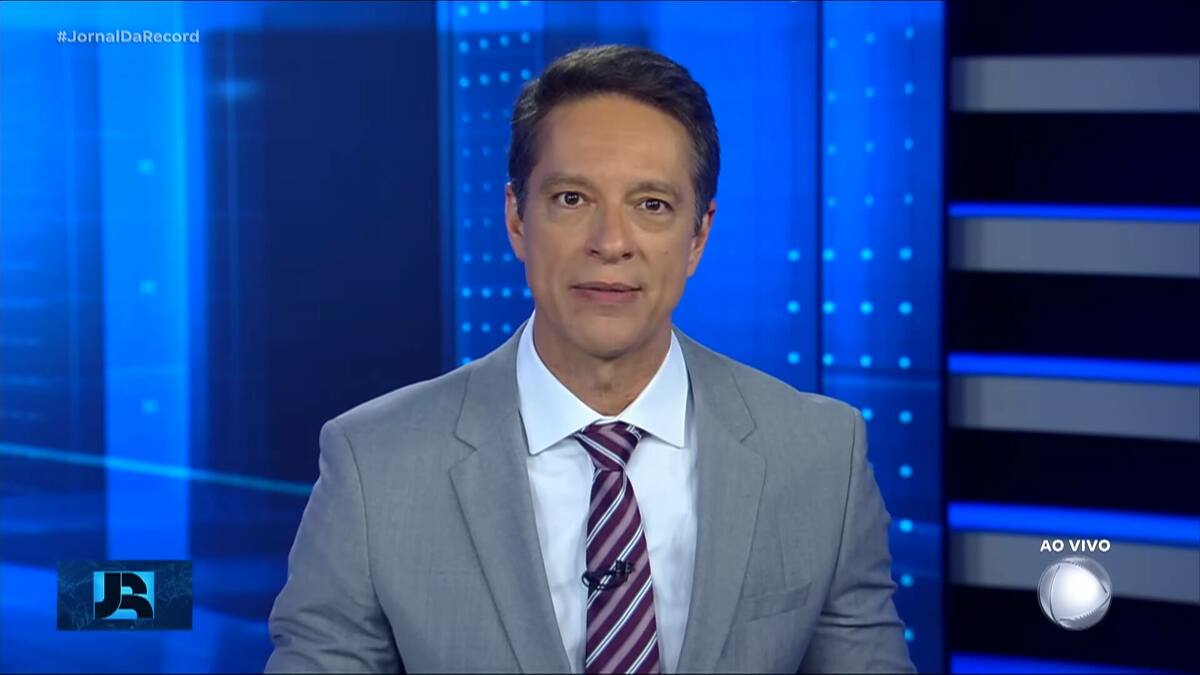 Sergio Aguiar na bancada do Jornal da Record