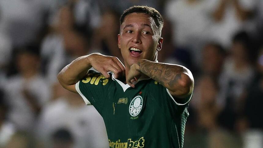 Jovem Thalys comemorando gol no jogo Santos x Palmeiras