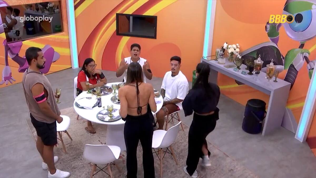 Eva e Renata junto com outras duplas no almoço do Big Fone