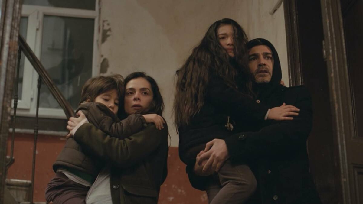 Bahar, Sarp, Nisan e Doruk em trecho de capítulo de Força de Mulher