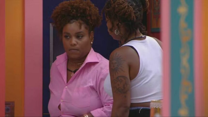 Camilla saindo do confessionário e encontrando Thamiris no BBB 25