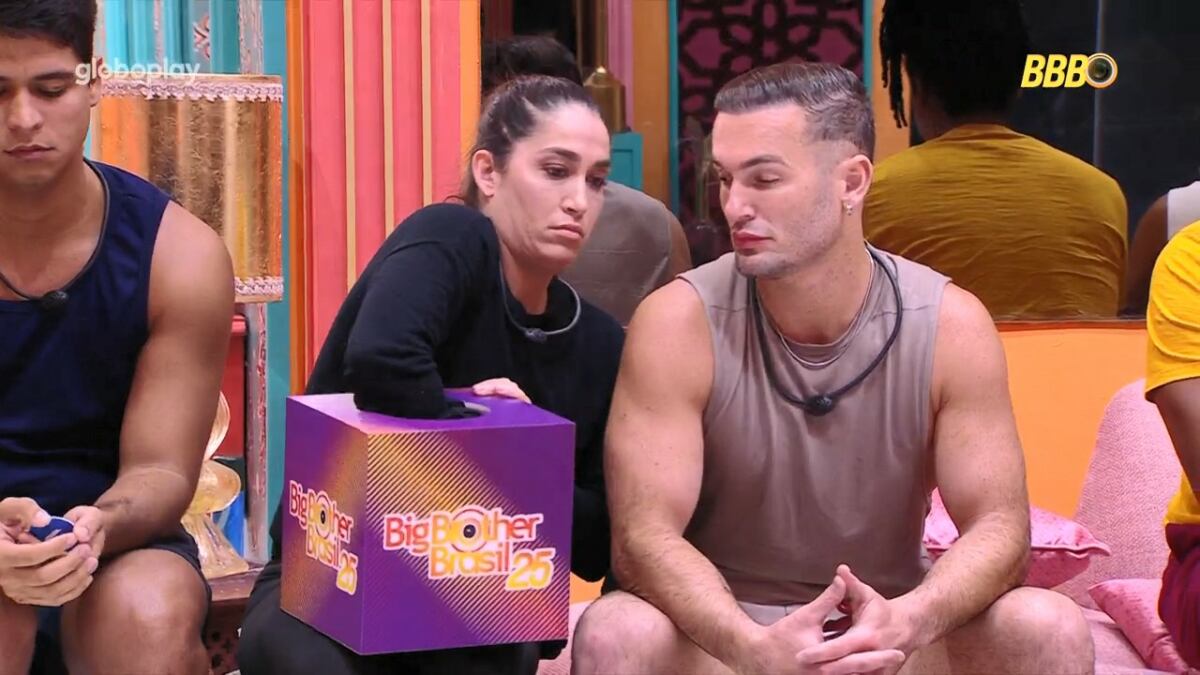 Daniele e Diego Hypolito durante o sorteio da Prova do Anjo no BBB 25