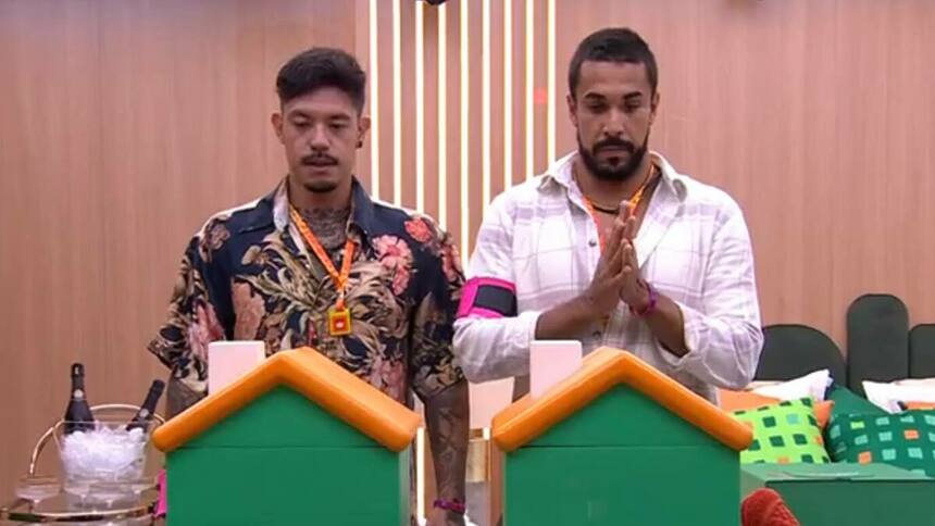 Gabriel e Maike em dinâmica das casinhas no Apê do Líder no BBB 25