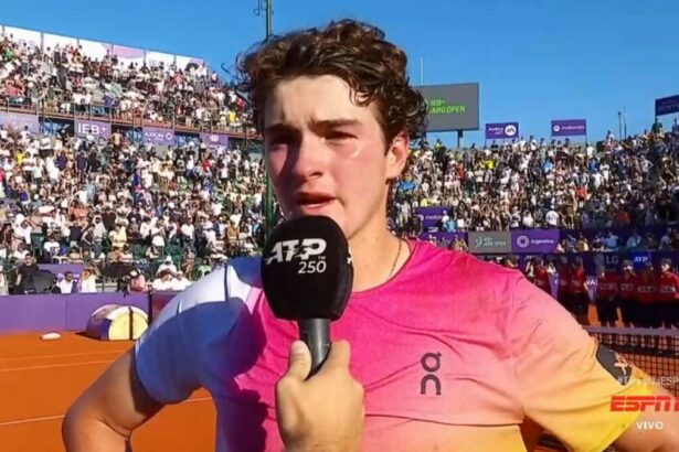 João Fonseca dando entrevista após vitória no ATP de Buenos Aires