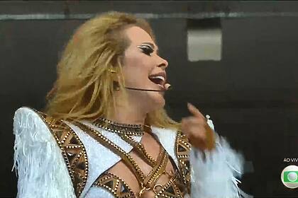 Joelma em trecho de apresentação na Supercopa Rei ao vivo na Globo