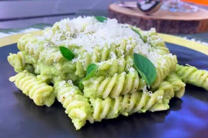 Macarrão ao Molho pesto de chuchu no Mais Você