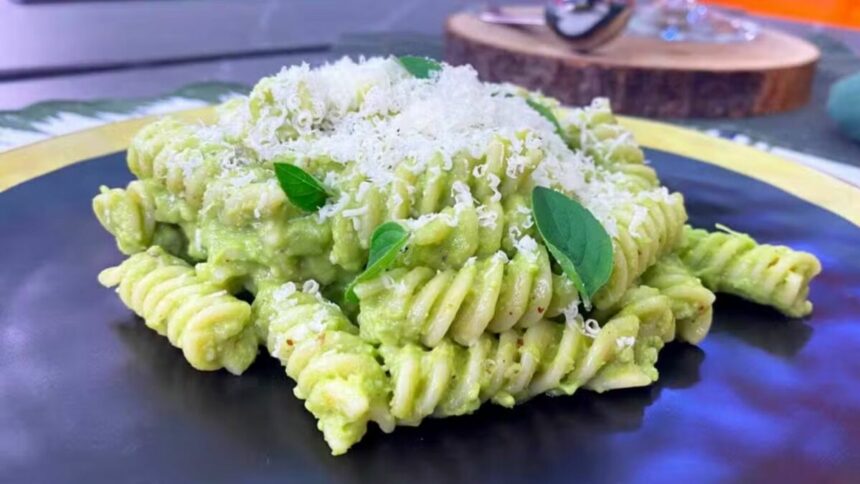 Macarrão ao Molho pesto de chuchu no Mais Você