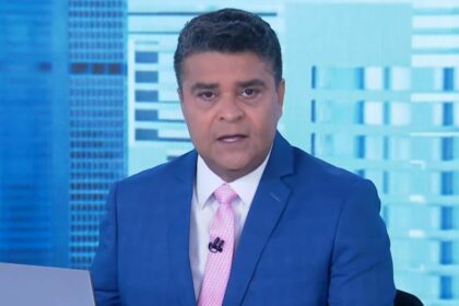 Roberto Nonato na bancada do Jornal da Manhã