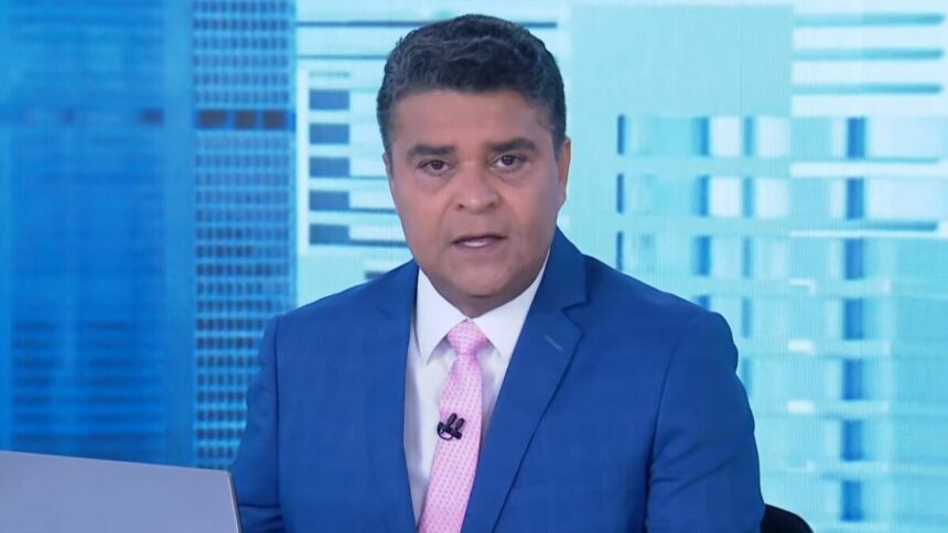 Roberto Nonato na bancada do Jornal da Manhã