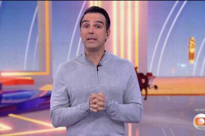 Tadeu Schmidt no cenário do BBB 25