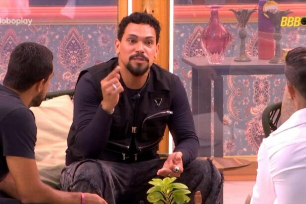 Vinicius em conversa na área externa do BBB 25