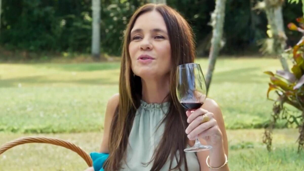 Adriane Esteves, como Mércia, em trecho do capítulo de Mania de Você