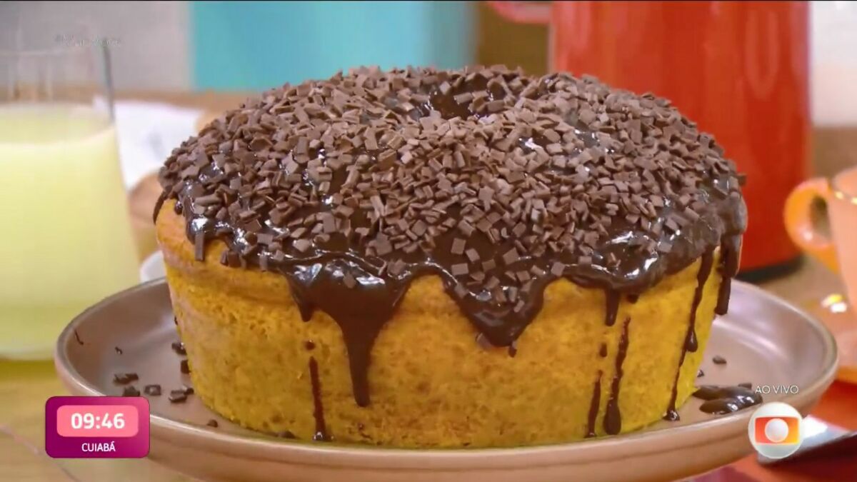Bolo de cenoura da Mariana Ximenes em receita no Mais Você