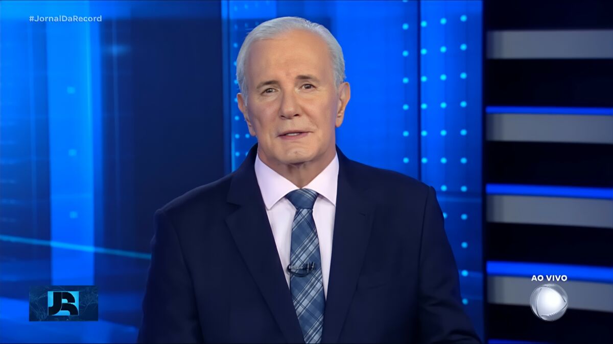 Celso Freitas na bancada do Jornal da Record