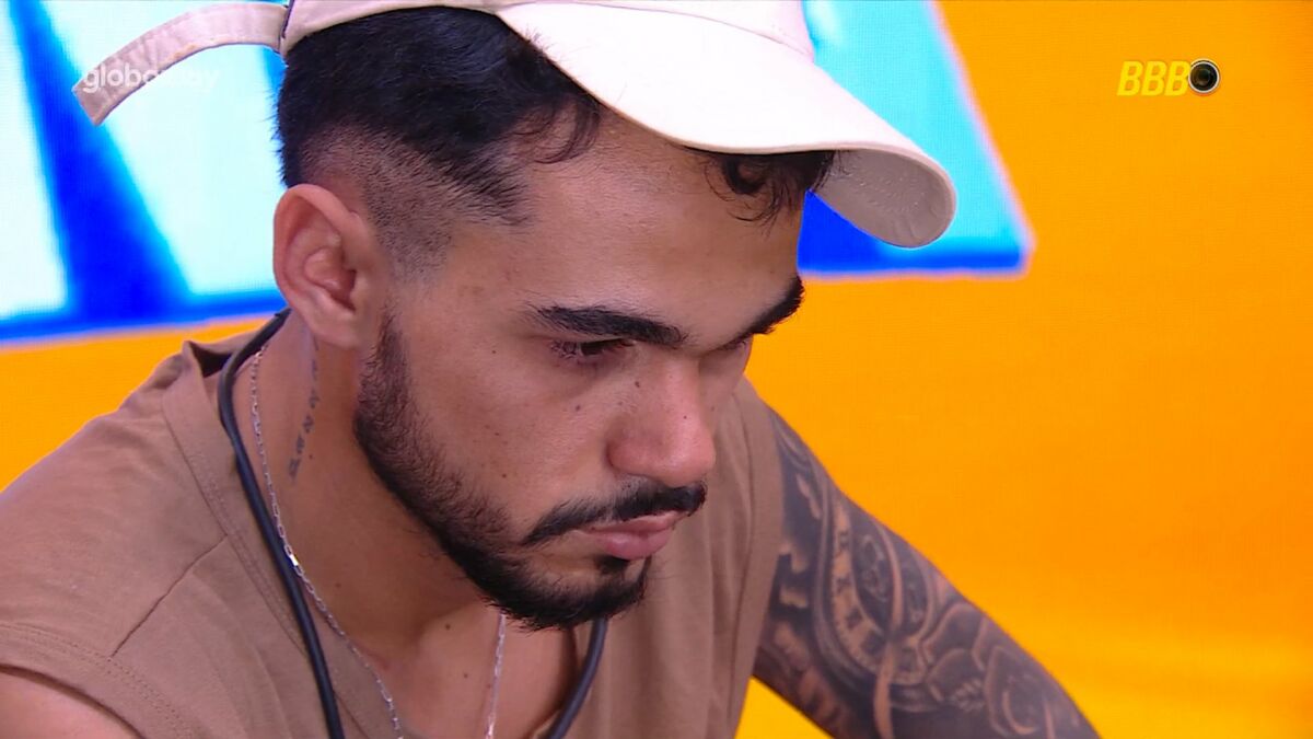 João Pedro em trecho da dinâmica Perde e Ganha