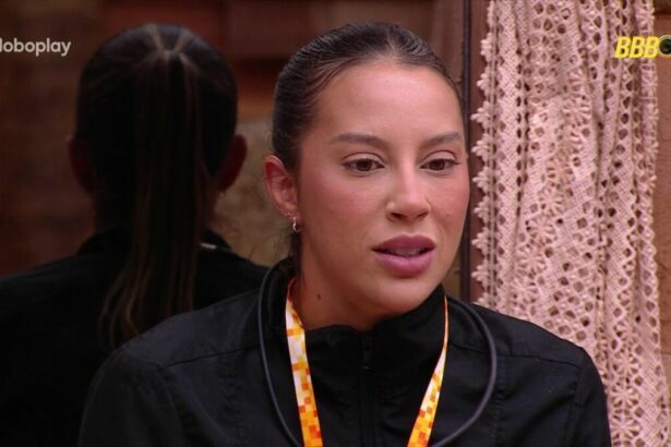 Renata em conversa no Quarto do Nordeste do BBB 25