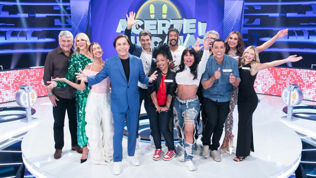 Tom Cavalcante, Cleber Machado e outros famosos no cenário do Acerte ou Caia