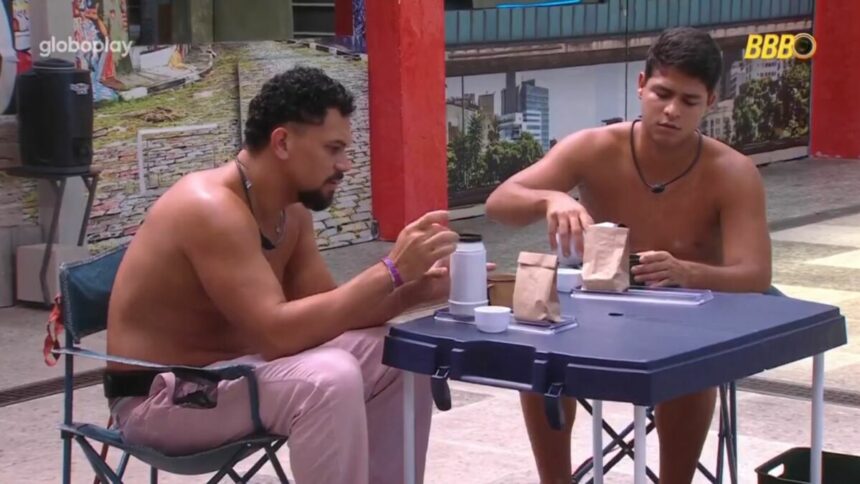 Vinicius e Guilherme em trecho do Café da Manhã fora da casa no BBB 25