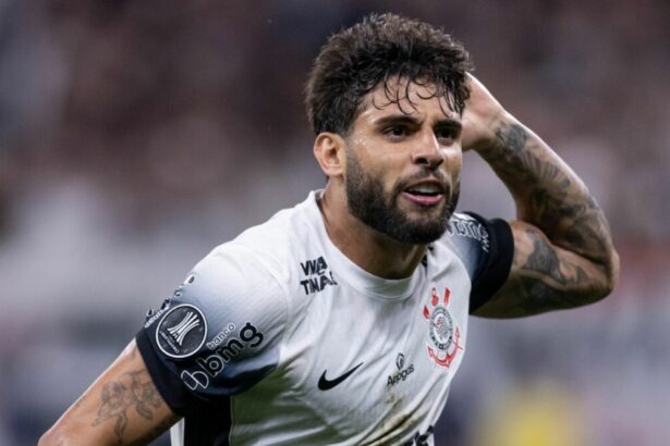 Yuri Alberto comemorando um gol com a camisa do Corinthians