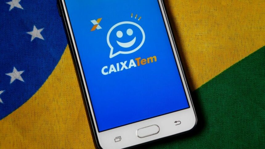 Aplicativo Caixa Tem exposto em um celular