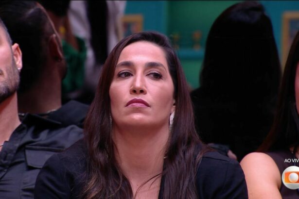 Daniele Hypolito na sala do BBB 25 com semblante sério