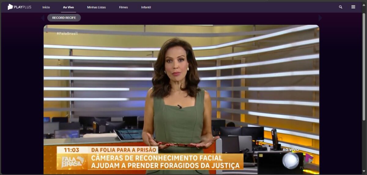 Apresentadora do Fala Brasil na tela de transmissão do sinal da RECORD Recife no streaming do canal