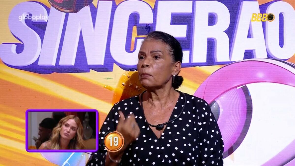 Dona Vilma no palco do Sincerão