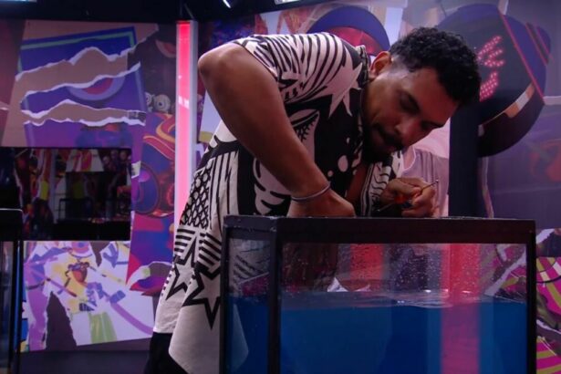 Vinicius pega a letra F no aquário do Barrado da Festa do Líder do BBB 25