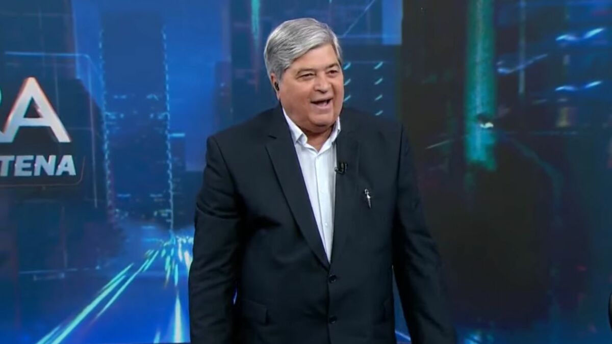 Datena no cenário do Tá na Hora