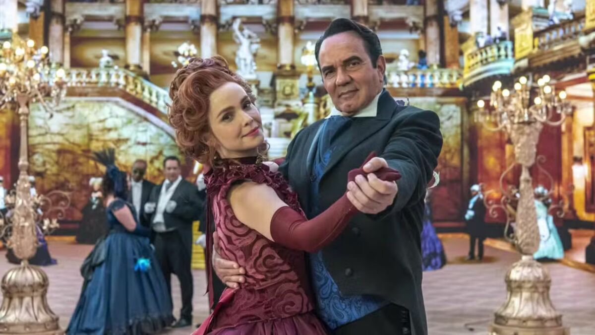 Humberto Martins e Debora Falabella em trecho do filme A Fábrica de Sonhos