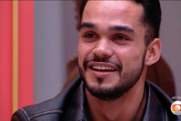 João Pedro sorridente em trecho da final do BBB 25