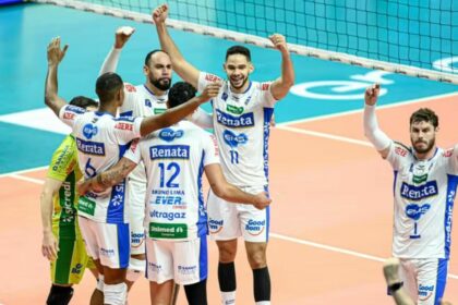 Jogadores do Campinas-Volei Renata em quadra