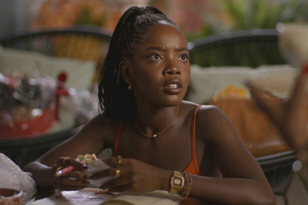 Leona (Clara Moneke) em trecho do capítulo de estreia da novela Dona de Mim