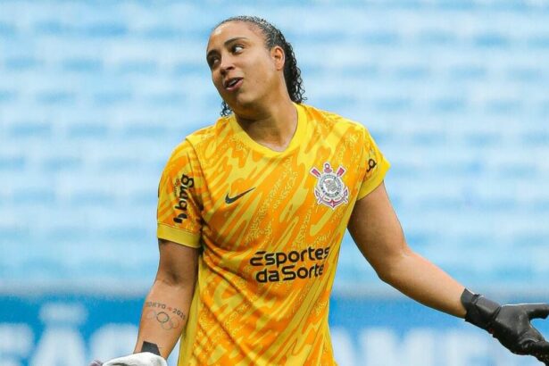 Letícia, goleira do Corinthians, em trecho de partida