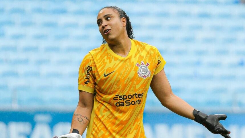 Letícia, goleira do Corinthians, em trecho de partida
