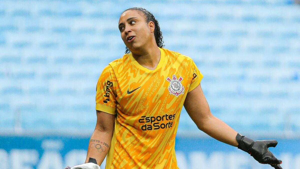 Letícia, goleira do Corinthians, em trecho de partida