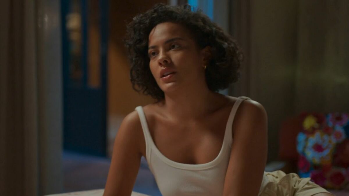 Maria de Fátima (Bella Campos) em trecho de capítulo de Vale Tudo