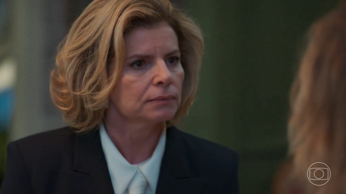 Odete Roitman (Debora Bloch) em trecho do capítulo de Vale Tudo