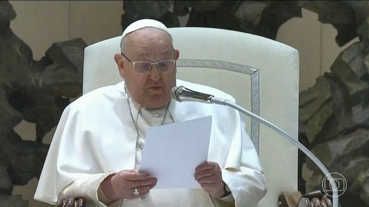 Papa Francisco discursando