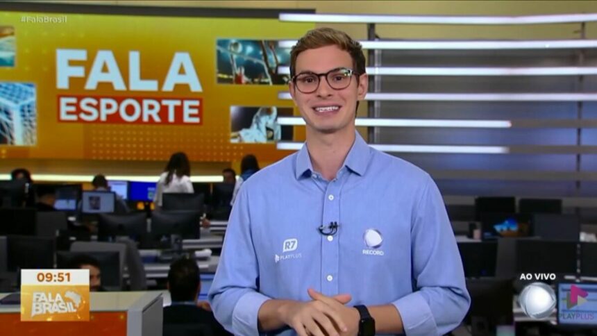 Pedro Ramiro apresentando o bloco de esportes no Fala Brasil