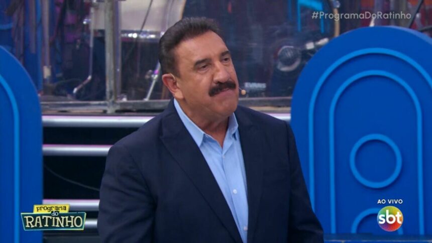 Ratinho em trecho no cenário do Programa do Ratinho