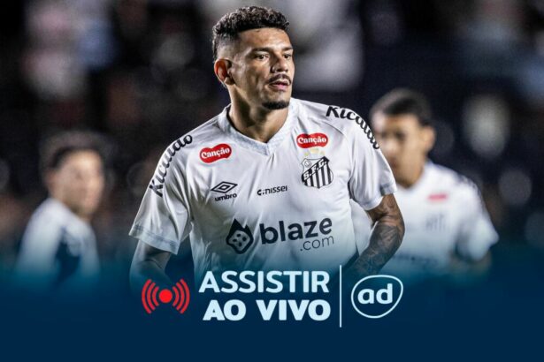 Tiquinho Soares na arte onde assistir ao jogo Santos x Bahia